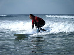 沖縄の海でサーフィンを楽しもう